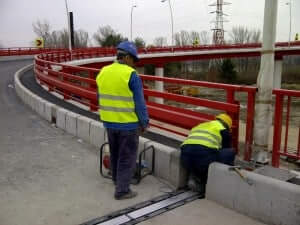 Instalare dispozitive  Gumba pentru poduri cu miscari intre 50 si 70 mm